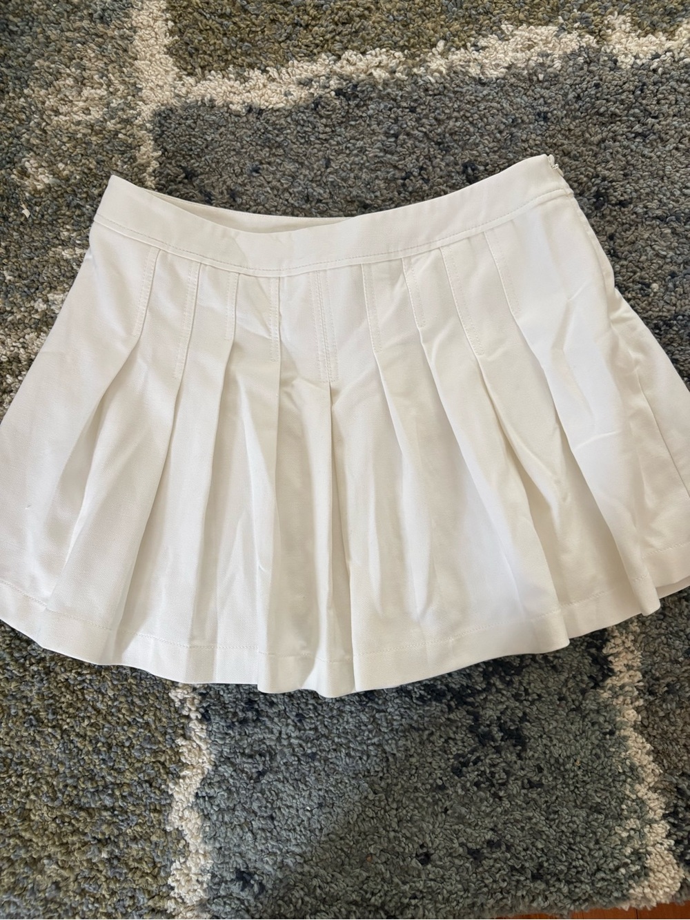 BCBGMaxAzria White Skirt with Branded Waist Tag